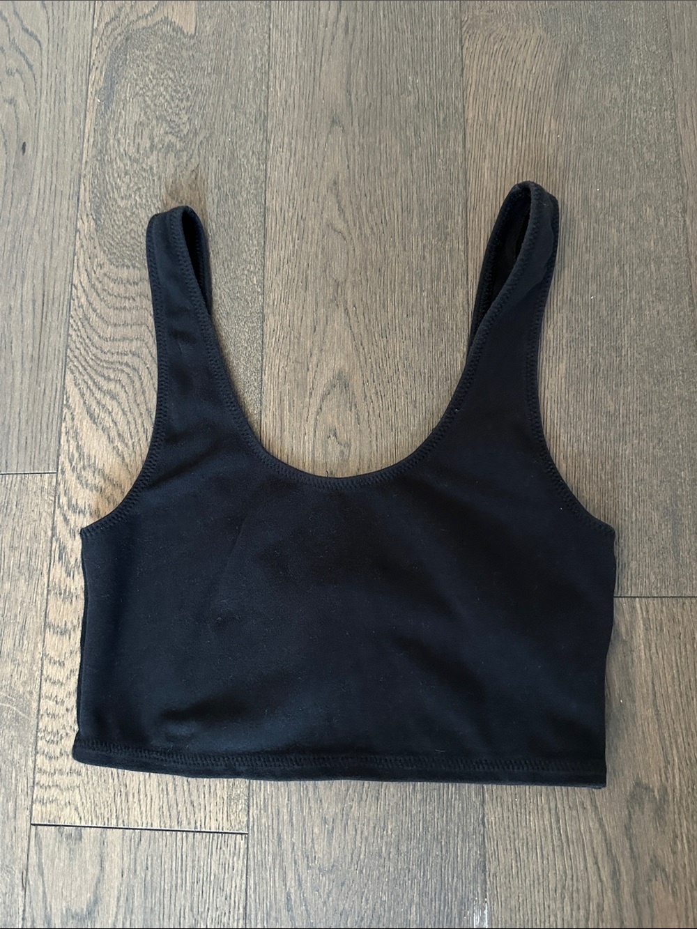 Aritzia Wilfred Black Scoop Crop Top